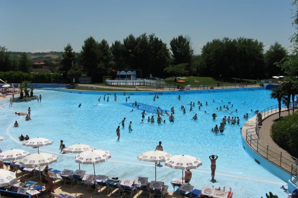 piscina dell'aquafan di riccione